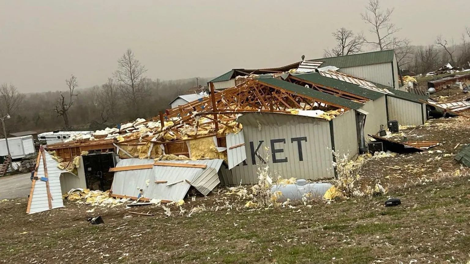 At least 34 people are killed in the southern United States by tornadoes and dust storms.