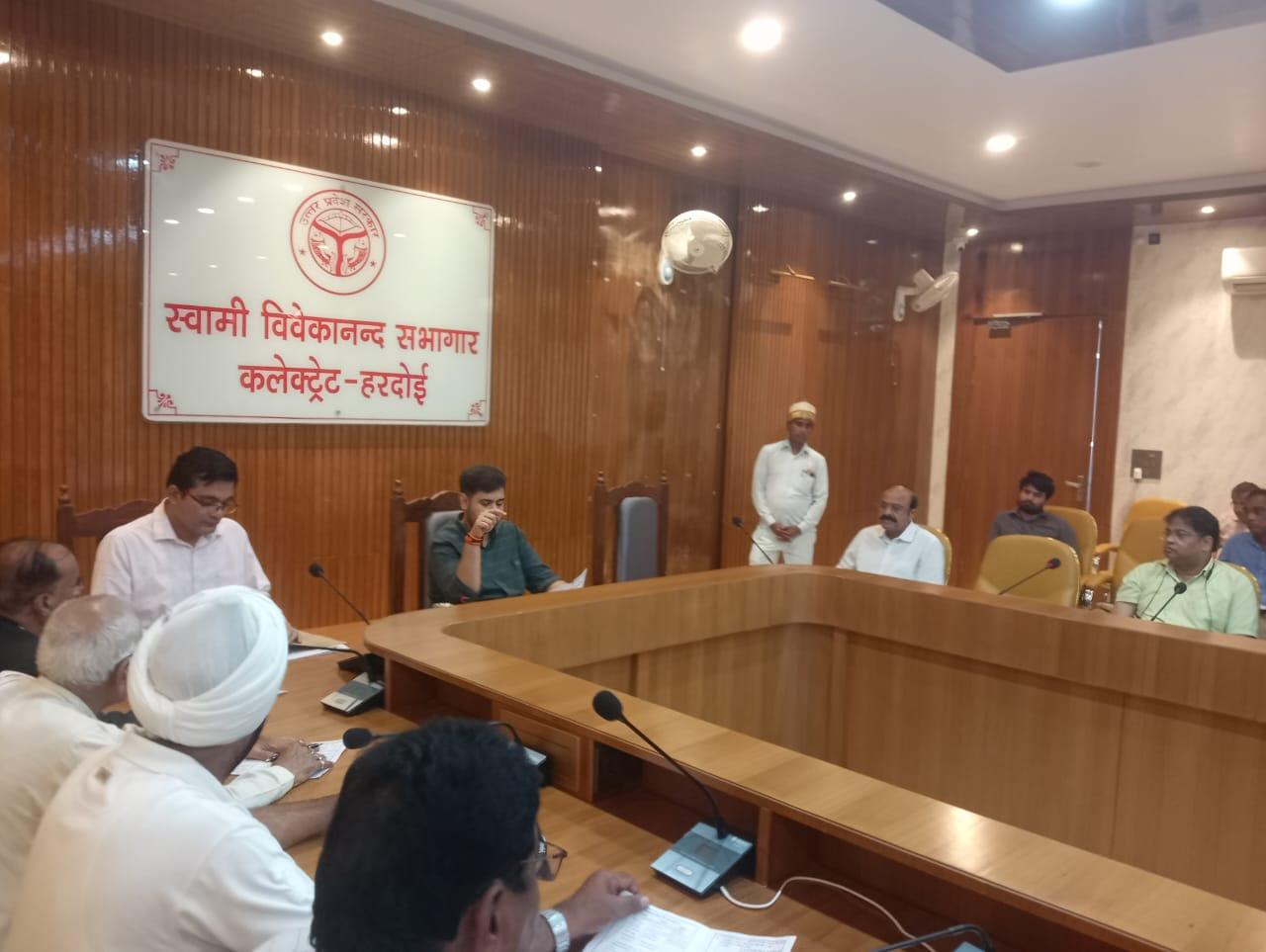 Tricolor should be hoisted on houses under Tiranga Abhiyan: District Magistrate