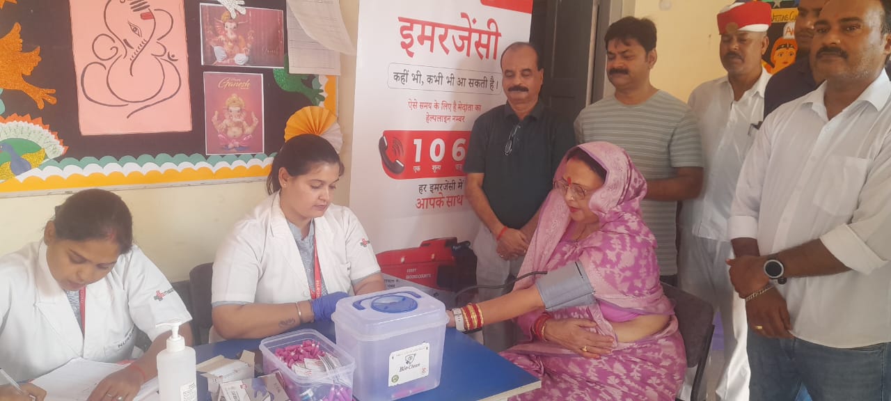 Health camp organized under the aegis of Medanta Hospital Lucknow and Shri Babu Lal Gupta Memorial Committee