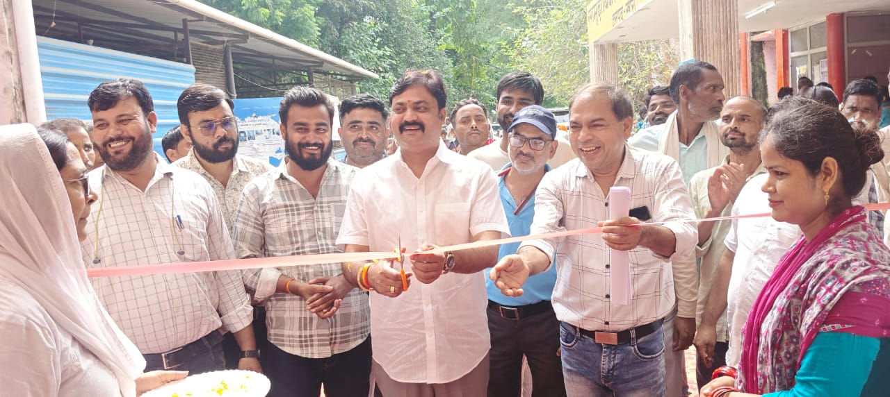 A massive health camp was organised at Mitauli CHC under the 'Healthy Women Empowered Family Campaign'.