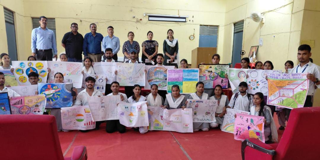 Painting competition organized in the university