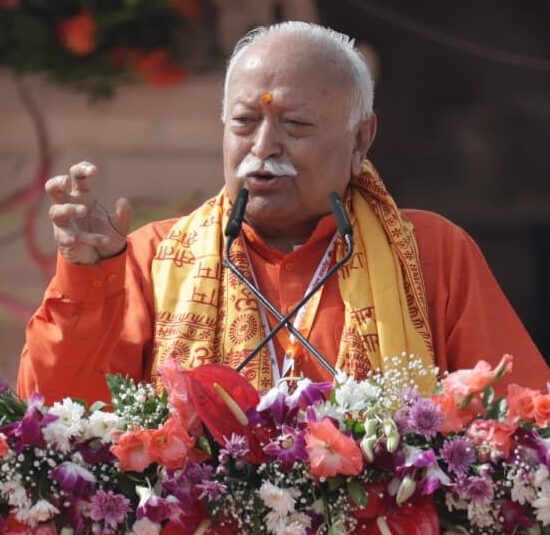 मोहन भागवत बयान 3 बच्चे, Mohan Bhagwat Population Statement, RSS Chief News 2026, Population Debate India, Mathura News Today, Birth Rate India News, Social Issue India News,Mohan Bhagwat Speech Image, Vrindavan Event Photo, RSS Chief Image, Population Discussion Visual, Religious Event India Photo,मथुरा खबर 2026, Mathura Vrindavan News Uttar Pradesh, Mohan Bhagwat Latest Statement India, RSS Chief Speech News, Population Policy Debate India News, Social Political News UP India,#MohanBhagwat #RSS #PopulationDebate #IndiaNews #UPNews #Mathura #Vrindavan #SocialIssue #BreakingNews #Politics