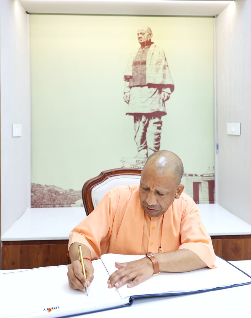 योगी कैबिनेट फैसला, यूपी कैशलेस इलाज शिक्षक, UP teachers cashless treatment, Yogi cabinet decision 2026, Uttar Pradesh education news, UP government health scheme teachers, बेसिक शिक्षा परिषद खबर, माध्यमिक शिक्षा विभाग समाचार, Ayushman Bharat model UP, private hospital cashless UP teachers,योगी आदित्यनाथ कैबिनेट बैठक, UP cabinet meeting image, teachers cashless health scheme UP, private hospitals cashless treatment teachers, education department UP news image,#YogiCabinet, #UPGovernment, #TeachersNewsUP, #CashlessTreatment, #EducationNews, #LucknowNews, #UttarPradesh, #AyushmanModel, #PrivateHospitalTreatment, #NationalProposal,