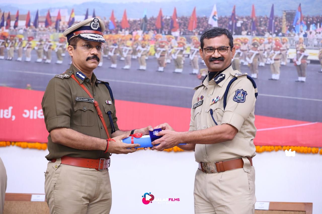 IPS राघवेंद्र वत्स, गुजरात DGP सम्मान, प्रतापगढ़ समाचार, सूरत पुलिस कमिश्नरेट, CBI अधिकारी, गुजरात पुलिस अवार्ड, संयुक्त पुलिस आयुक्त सूरत, प्रतापगढ़ जिले की खबर, यूपी अधिकारी, पुलिस सम्मान, IPS Raghvendra Vats, Gujarat DGP Award 2025, Pratapgarh news, Surat Joint Commissioner of Police, Gujarat Police Honour, CBI Officer India, Raghvendra Vats IPS profile, Gujarat police award news, गुजरात सरकार पुलिस सम्मान, आईपीएस वत्स प्रतापगढ़, डीजीपी अवार्ड 2025 गुजरात, सूरत संयुक्त पुलिस आयुक्त, मारुआन गांव के आईपीएस, यूपी से गुजरात तक सफलता, English ALT Keywords: Gujarat DGP Honour IPS Vats, Raghvendra Vats Surat Police, IPS from Pratapgarh UP, Gujarat police recognition, CBI anti corruption head, IPS awards India, #IPS #RaghvendraVats #GujaratDGPAward #SuratPolice #GujaratPolice #PratapgarhNews #CBI #UPNews #PoliceAwards #IndianPoliceService #SuratNews #GujaratNews #UPLiveNews #NationalNews,