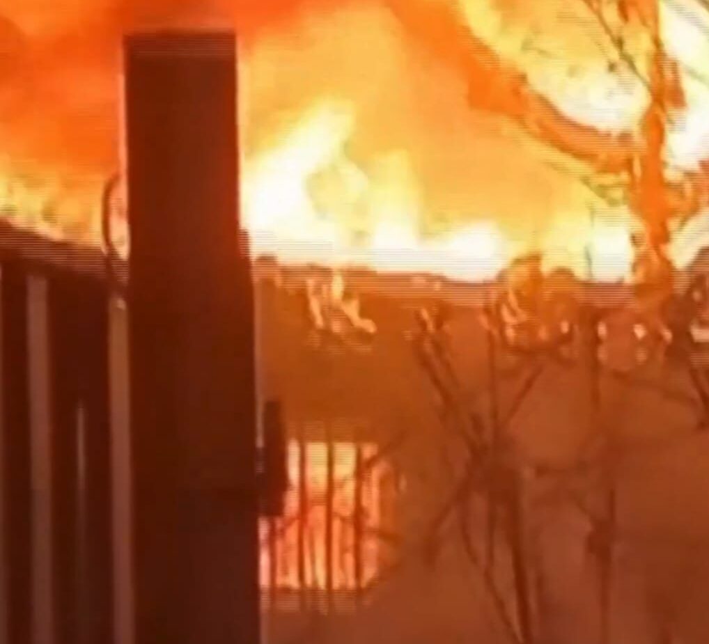 जम्मू-कश्मीर CRPF कैंप आग, बांदीपुरा CRPF आग खबर, सुंबल CRPF कैंप फायर, Bandipora CRPF Camp Fire, Jammu Kashmir Fire News, CRPF Camp Fire Sumbal, Bandipora News Hindi, सुरक्षा बल समाचार, जम्मू-कश्मीर ताजा खबर,CRPF कैंप आग बांदीपुरा, सुंबल CRPF बैरक आग, Bandipora CRPF Fire Image, Jammu Kashmir CRPF Camp Fire, Fire at CRPF Camp Sumbal,बांदीपुरा जिला, जम्मू-कश्मीर प्रदेश, CRPF कैंप आग की खबर, सुरक्षा बल समाचार, शॉर्ट सर्किट आग, फायर ब्रिगेड कार्रवाई, Bandipora District, Jammu Kashmir State, CRPF News, Fire Accident News, Security Forces News, #BandiporaFire, #CRPFCampFire, #JammuKashmirNews, #SumbalNews, #BreakingNews,