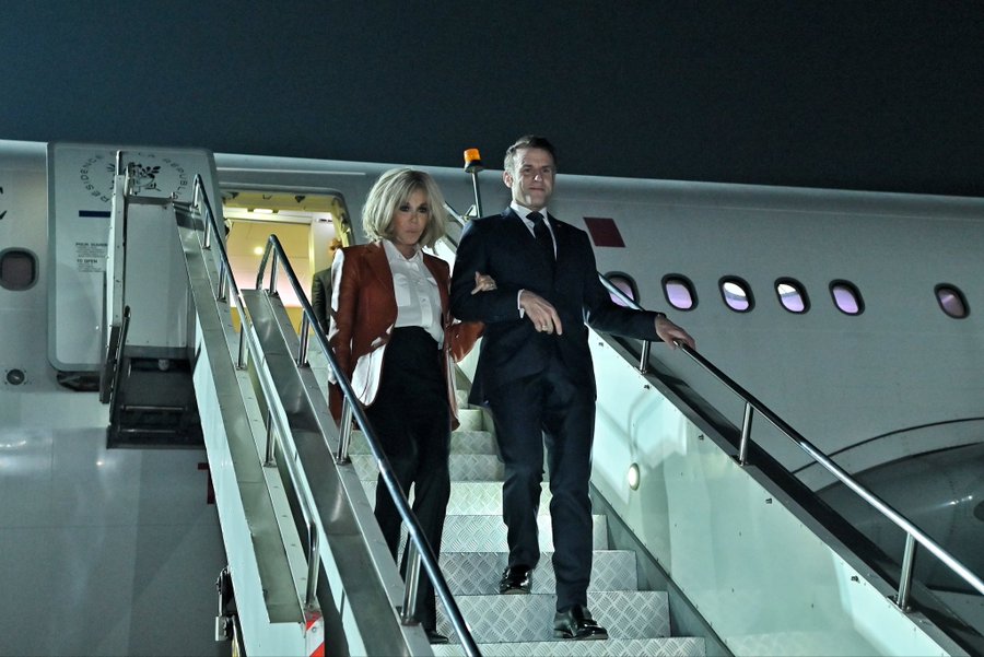 फ्रांस के राष्ट्रपति मैक्रों भारत दौरा, Emmanuel Macron India Visit 2026, Macron Mumbai Visit, India France Relations 2026, पीएम मोदी मैक्रों बैठक, Narendra Modi Emmanuel Macron Meeting, India AI Impact Summit 2026 Delhi, भारत मंडपम AI समिट, मुंबई राजनीतिक खबर, Maharashtra Political News, International Relations News India, Indo-Pacific Strategy India France, Defense Cooperation India France,मैक्रों मुंबई एयरपोर्ट, Macron arrives Mumbai airport, पीएम मोदी मैक्रों बैठक, Modi Macron bilateral meeting, इंडिया फ्रांस रणनीतिक साझेदारी, India France strategic partnership news, AI Summit Delhi 2026, भारत मंडपम नई दिल्ली इवेंट,मुंबई जिला राजनीतिक समाचार, महाराष्ट्र अंतरराष्ट्रीय कूटनीतिक खबर, नई दिल्ली ग्लोबल AI समिट, भारत-फ्रांस रक्षा समझौता, Mumbai Maharashtra International Political News, New Delhi AI Summit Event News, India France Bilateral Meeting 2026, Indo-Pacific Strategy Discussion, मुख्यमंत्री देवेंद्र फडणवीस स्वागत, Prime Minister Narendra Modi meeting, President Emmanuel Macron official visit,#MacronIndiaVisit, #EmmanuelMacron, #PMModi, #IndiaFranceRelations, #MumbaiNews, #AIImpactSummit2026, #BharatMandapam, #InternationalNews, #MaharashtraPolitics, #NarendraModi,