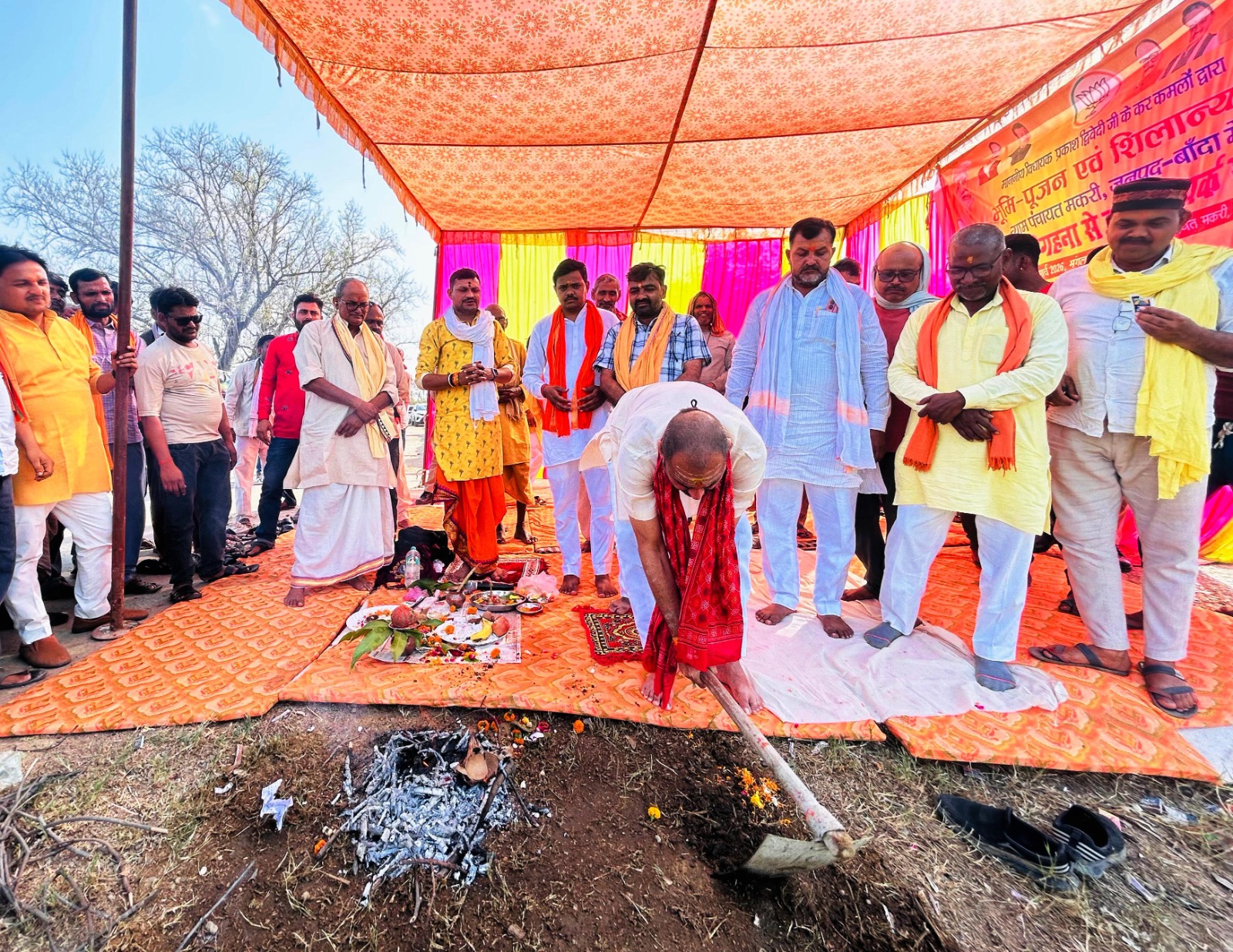 The Sadar MLA laid the foundation stone for the construction of the link road by performing Bhoomi Pujan.