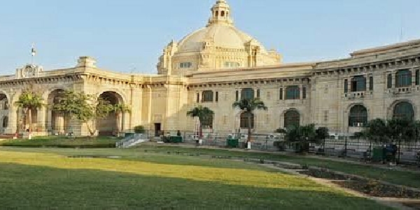 Administrative reshuffle in UP: 9 IAS officers transferred, several given additional charge