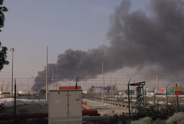 बेरूत में हिजबुल्लाह के ठिकानों पर इजरायल की एयरस्ट्राइक, बहरीन US एयरबेस हमला, IRGC ड्रोन स्ट्राइक, ईरान इजरायल युद्ध 2026, लेबनान दहियाह एयरस्ट्राइक, Hezbollah Israel Conflict News, Iran Attack on US Airbase Bahrain, Middle East War Latest Update, Beirut Dahieh Airstrike Breaking News, International Military Tension News,बेरूत एयरस्ट्राइक फोटो, दहियाह लेबनान हमला, IRGC मिसाइल लॉन्च, बहरीन US बेस तस्वीर, Beirut Airstrike Image, Hezbollah Base Target Photo, Bahrain US Airbase Visual, Iran Missile Attack Picture,मिडिल ईस्ट अंतरराष्ट्रीय समाचार 2026, लेबनान बेरूत ब्रेकिंग न्यूज, ईरान इजरायल ताजा अपडेट, बहरीन अमेरिकी एयरबेस हमला, अंतरराष्ट्रीय सैन्य संकट खबर, Middle East Breaking News Today, Lebanon Israel Airstrike Update, Iran US Military Conflict News, Bahrain Sheikh Isa Airbase Attack, Global Security Crisis News,#BeirutAirstrike, #Hezbollah, #IsraelIranConflict, #BahrainAttack, #IRGC, #MiddleEastWar, #USAirbase, #InternationalNews, #GlobalTension, #BreakingNews