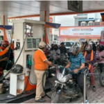 लखनऊ पेट्रोल पंप लाइन, Lucknow Petrol Pump Queue, UP Fuel Crisis News, Petrol Diesel Shortage Rumor, Fuel Supply Lucknow, Indian Oil Statement, UP Petrol News Today,पेट्रोल पंप भीड़ लखनऊ, Fuel Panic Buying India, Petrol Queue News, Diesel Shortage Rumor UP, Lucknow Traffic Queue Fuel, Oil Supply News India,#LucknowNews, #PetrolPumpQueue, #FuelCrisis, #UPNews, #BreakingNews, #IndiaNews, #PetrolDiesel, #OilSupply,