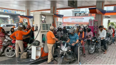 लखनऊ पेट्रोल पंप लाइन, Lucknow Petrol Pump Queue, UP Fuel Crisis News, Petrol Diesel Shortage Rumor, Fuel Supply Lucknow, Indian Oil Statement, UP Petrol News Today,पेट्रोल पंप भीड़ लखनऊ, Fuel Panic Buying India, Petrol Queue News, Diesel Shortage Rumor UP, Lucknow Traffic Queue Fuel, Oil Supply News India,#LucknowNews, #PetrolPumpQueue, #FuelCrisis, #UPNews, #BreakingNews, #IndiaNews, #PetrolDiesel, #OilSupply,