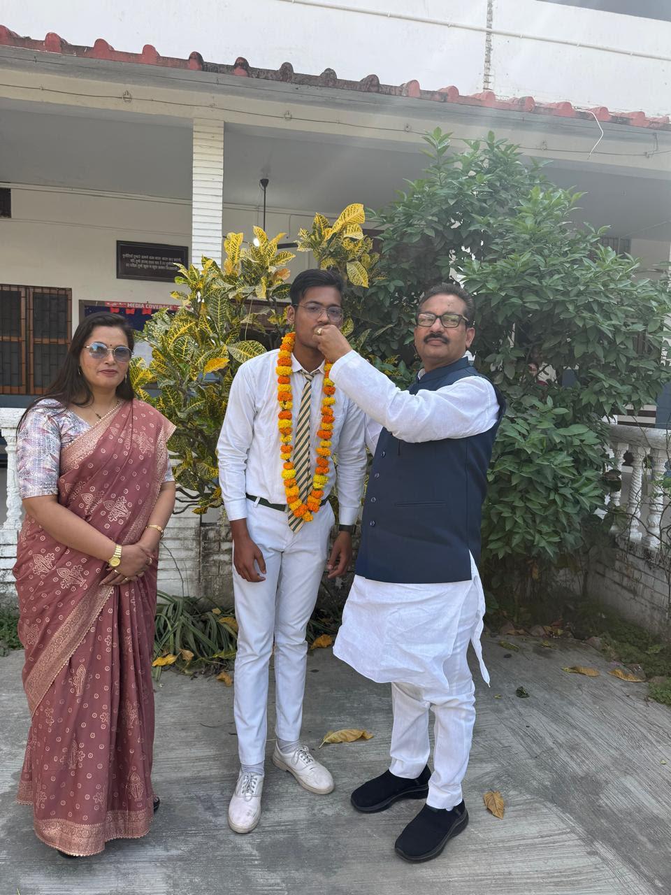 Bharwari student Ram Ji brought laurels to the region by scoring 99.5 percentile in JEE.