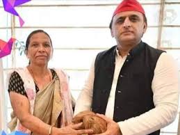 UP Politics News, Samajwadi Party News, Rukmini Nishad News, Nishad Vote Bank UP, UP Election 2027, SP Strategy UP, Akhilesh Yadav News, UP Political News Hindi, Samajwadi Party महिला सभा अध्यक्ष, निषाद समाज राजनीति, Lucknow Political News, Uttar Pradesh Politics, SP Women Wing President,रुक्मिणी निषाद फोटो, SP महिला सभा अध्यक्ष, Nishad Community Leader UP, Rukmini Nishad Image, Samajwadi Party Leaders, UP Politics Image, Akhilesh Yadav Meeting Photo,#UPPolitics, #SamajwadiParty, #RukminiNishad, #NishadVoteBank, #AkhileshYadav, #UPElection2027, #LucknowNews, #PoliticalNewsHindi, #UPNews, #SPStrategy,