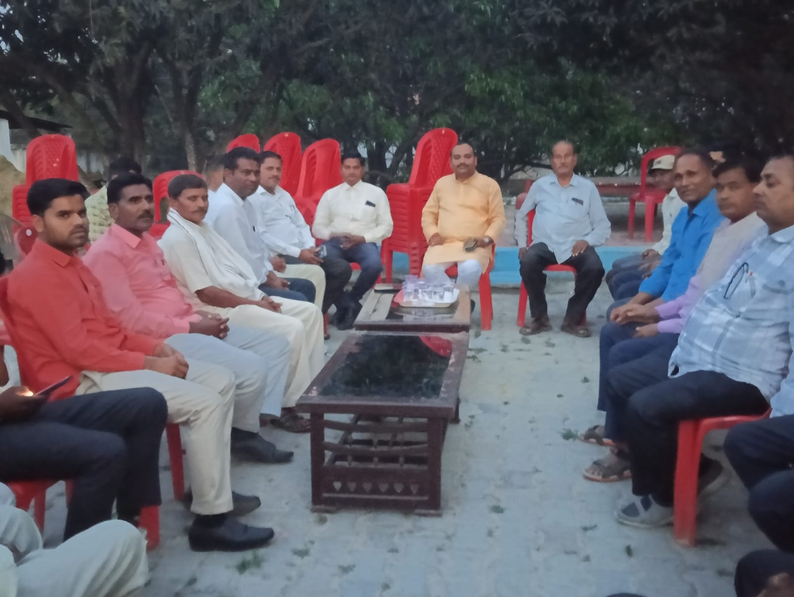 There was tremendous enthusiasm among the workers on the appointment of young leader Amit Singh as District Minister.