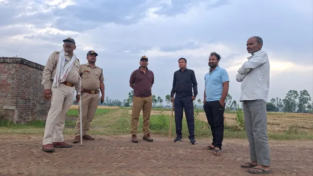 lakhimpur vulture death, लखीमपुर गिद्ध मौत मामला, up wildlife news, vulture death case india, poisonous dog carcass case, forest department investigation up, lakhimpur kheri news today, wildlife poisoning case india, vulture conservation india, up breaking news wildlife,गिद्धों की मौत फोटो, vulture dead images, forest team investigation image, poisoned animals india, wildlife death scene up, lakhimpur forest news visuals, dead animals field image,#LakhimpurNews, #VultureDeath, #UPNews, #WildlifeNews, #BreakingNews, #ForestDepartment, #AnimalSafety, #Environment, #IndiaNews, #WildlifeProtection,