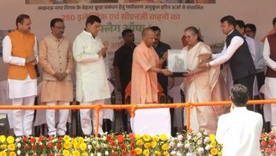 लखनऊ कूड़ा प्रबंधन, Lucknow Waste Management, CM Yogi Adityanath Lucknow, Electric Garbage Vehicles Lucknow, CNG Vehicles Waste Management, Lucknow Smart City, Solar City Lucknow, Swachh Bharat Lucknow, Uttar Pradesh News, Lucknow Nagar Nigam News,लखनऊ नगर निगम कूड़ा वाहन, CM योगी फ्लैग ऑफ, electric garbage trucks Lucknow, CNG waste vehicles UP, smart waste management India, solar city project Lucknow, safe city UP CCTV, urban development Lucknow,#LucknowNews, #WasteManagement, #CMYogi, #SwachhBharat, #SmartCityLucknow, #SolarCity, #UPNews, #UrbanDevelopment, #CleanIndia, #LucknowMunicipal,