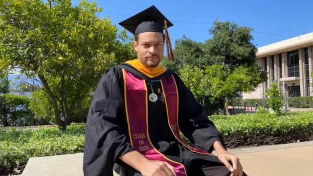 Trump event shooting, White House dinner shooting, Cole Thomas Allen news, Washington DC shooting, US breaking news, NASA fellow arrest, व्हाइट हाउस गोलीबारी, ट्रंप कार्यक्रम हमला, US crime news, FBI investigation shooting,Washington shooting suspect image, White House dinner security visuals, Cole Thomas Allen photo, US police arrest scene, गोलीबारी स्थल अमेरिका, FBI investigation visuals, hotel shooting Washington DC,Washington DC shooting news USA, US crime news Washington district, White House dinner shooting America news, FBI investigation Washington DC incident, Trump event security breach USA news, international crime news USA Washington, breaking news America shooting case,#TrumpEvent, #WhiteHouseDinner, #ShootingNews, #USNews, #BreakingNews, #WashingtonDC, #FBI, #CrimeNews, #ColeThomasAllen, #InternationalNews, #SecurityAlert