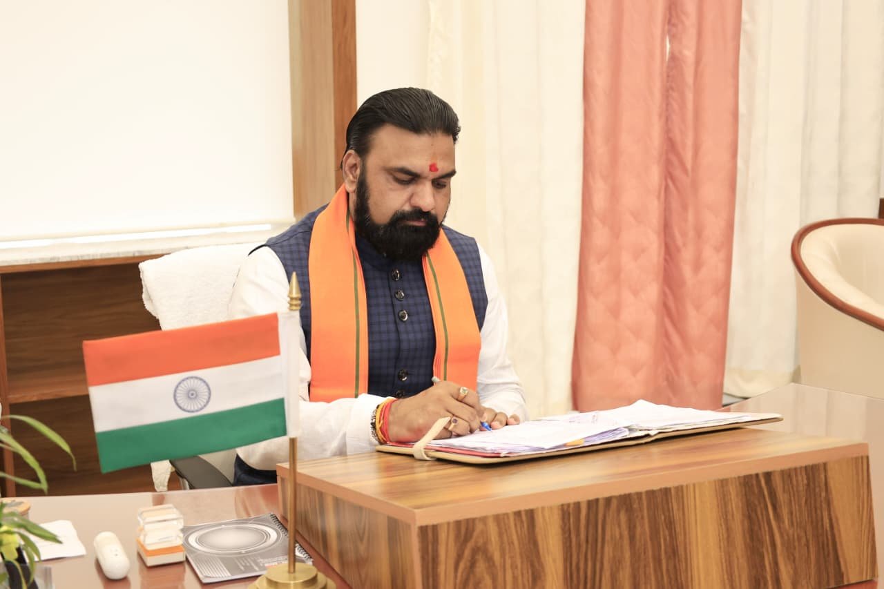 Samrat Choudhary Bihar CM live, Bihar new CM news, मोदी नीतीश मॉडल बिहार, Bihar politics 2026, NDA government Bihar, Deputy CM Bihar,सम्राट चौधरी शपथ फोटो, Bihar CM oath image, Patna political event, NDA leaders Bihar, deputy CM oath visuals,पटना राजनीतिक खबर, Bihar CM live update, Patna breaking news politics, Bihar government formation news, NDA Bihar update 2026,#SamratChoudhary, #BiharCM, #ModiNitishModel, #BiharPolitics, #BreakingNews, #NDA, #PatnaNews,