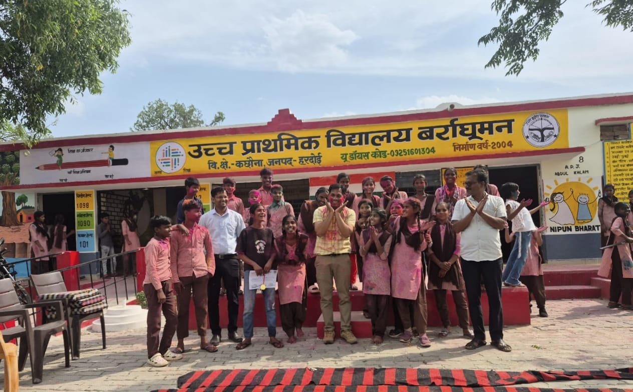 Grand celebration of anniversary and farewell ceremony