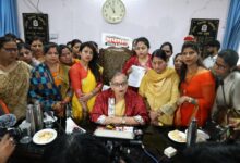 लखनऊ नगर निगम खबर, सुषमा खर्कवाल भाषण, नारी शक्ति वंदन अधिनियम लखनऊ, लखनऊ महापौर विवाद 2026, नगर निगम सदन बैठक लखनऊ, निंदा प्रस्ताव लखनऊ नगर निगम, महिला सशक्तिकरण राजनीति, यूपी राजनीतिक खबर लखनऊ, महापौर आवास प्रदर्शन मामला, सुषमा खर्कवाल बयान आज, लखनऊ नगर निगम विशेष सत्र, महापौर घर विरोध प्रदर्शन, नारी सम्मान मुद्दा राजनीति, भाजपा बनाम सपा कांग्रेस लखनऊ, ताजा लखनऊ समाचार 2026, हिंदी न्यूज लखनऊ राजनीति, नारी सम्मान विवाद, लखनऊ ब्रेकिंग न्यूज़ महापौर, शहरी निकाय खबर यूपी, लखनऊ महापौर अपडेट,Lucknow Nagar Nigam news, Sushma Kharkwal mayor speech, Nari Shakti Vandan Adhiniyam Lucknow, Lucknow mayor controversy 2026, Lucknow civic body meeting news, ninda prastav Lucknow nagar nigam, women empowerment India politics, UP political news Lucknow, mayor residence protest Lucknow, Sushma Kharkwal statement today, Lucknow municipal corporation special session, opposition protest Lucknow mayor house, women respect issue India politics, BJP vs SP Congress Lucknow news, latest Lucknow news 2026, Hindi news Lucknow politics, nari samman political issue, Lucknow breaking news mayor, urban local body news UP, Lucknow mayor latest update,#Lucknow #लखनऊ #NagarNigam #नगर_निगम #NariShakti #नारी_शक्ति #WomenEmpowerment #महिला_सशक्तिकरण #NariShaktiVandanAdhiniyam #नारी_शक्ति_वंदन_अधिनियम #SushmaKharkwal #सुषमा_खर्कवाल #PoliticalNews #राजनीतिक_खबर #BreakingNews #ताज़ा_खबर #UPNews #यूपी_न्यूज़ #Democracy #लोकतंत्र #WomenRespect #नारी_सम्मान #CivicBody #नगर_प्रशासन #IndiaNews #भारत_समाचार