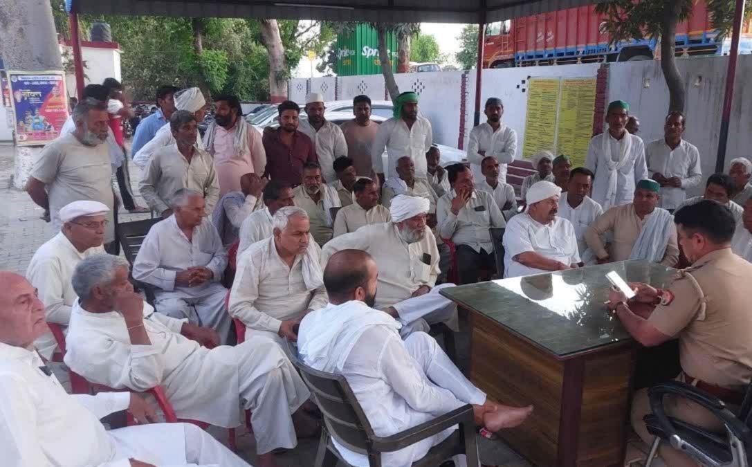 नरेश टिकैत माफी मामला, बागपत खबर, भाकियू विवाद, फेसबुक टिप्पणी केस,Naresh Tikait Forgives Youth, Baghpat News Today, BKU Controversy, Facebook Comment Case India,बागपत न्यूज आज, नरेश टिकैत बयान, भाकियू विवाद यूपी, रमाला थाना केस, सोशल मीडिया विवाद यूपी, Baghpat Breaking News UP, Naresh Tikait Viral News, BKU Leader Statement India, Social Media Controversy UP, Police Station Case Uttar Pradesh,नरेश टिकैत फोटो, थाने में टिकैत, भाकियू नेता तस्वीर,Naresh Tikait Image, BKU Leader Police Station Photo, Baghpat Incident Image,#NareshTikait, #RakeshTikait, #BKU, #BaghpatNews, #UPNews, #ViralNews, #SocialMedia, #BreakingNews,