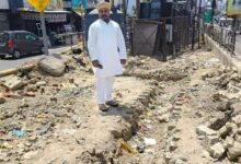 लखनऊ कुआं ध्वस्त, Daliganj Lucknow News, LESA controversy Lucknow, heritage well demolished India, religious place damage news, Lucknow breaking news today, UP local news,डालीगंज कुआं फोटो, ऐतिहासिक कुआं लखनऊ, LESA कार्रवाई इमेज, demolished well Lucknow image, heritage site damage photo, religious place Lucknow image,लखनऊ, डालीगंज, मनकामेश्वर वार्ड, उत्तर प्रदेश, लेसा विभाग, नगर निगम लखनऊ, लाल जी टंडन, धार्मिक स्थल विवाद, ऐतिहासिक कुआं, स्थानीय विरोध, Lucknow Heritage News, UP Breaking News, Civic Issue Lucknow, #LucknowNews #Daliganj #Heritage #LESA #UPNews #BreakingNews #LocalIssue,