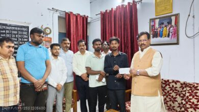 लखनऊ अग्निकांड, Lucknow fire news, विकास नगर आग, UP fire tragedy, Yogi Adityanath relief, fire accident compensation India, slum fire Lucknow, breaking news UP,लखनऊ आग फोटो, विकास नगर फायर इमेज, राहत सामग्री वितरण, fire accident image Lucknow, UP relief work photo, slum fire victims image,लखनऊ, विकास नगर, उत्तर प्रदेश, योगी आदित्यनाथ, ओम प्रकाश श्रीवास्तव, अग्निकांड, झुग्गी बस्ती आग, राहत कार्य, दमकल विभाग, UP Breaking News, Lucknow Fire Update, Disaster Relief India, #LucknowFire #UPNews #YogiAdityanath #BreakingNews #FireAccident #ReliefWork #IndiaNews,