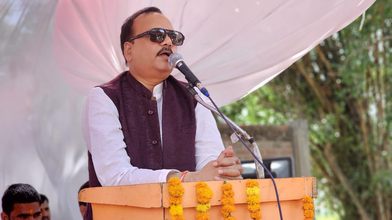 वरौलिया नोनखारा मार्ग चौड़ीकरण शिलान्यास, सवायजपुर विधायक विकास कार्य, माधवेन्द्र प्रताप सिंह रानू भइया, Hardoi road development news, Varolia Nonkhara road widening, Sawayajpur assembly news, UP road construction news, Uttar Pradesh development projects, rural road improvement UP, Hardoi latest news, public works department UP, infrastructure development India,#SawayajpurNews, #HardoiNews, #UPDevelopment, #RoadWidening, #VaroliaNonkharaRoad, #MLANews, #MadhavendraPratapSingh, #RuralDevelopmentUP, #InfrastructureIndia, #UPPolitics, #PWDProject, #ShilanyasNews,