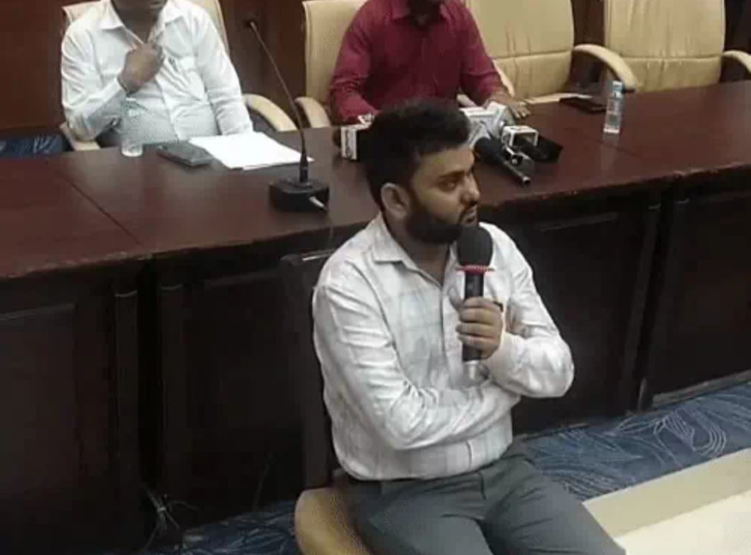 लखनऊ जिला खबर, उत्तर प्रदेश मेडिकल खबर, हेल्थ सेक्टर जांच, मेडिकल यूनिवर्सिटी विवाद, KGMU प्रशासन जांच, लखनऊ क्राइम अपडेट, मेडिकल कैंप जांच, स्वास्थ्य विभाग खबर, मेडिकल कॉलेज विवाद, हेल्थ न्यूज उत्तर प्रदेश,KGMU लखनऊ, फर्जी डॉक्टर जांच, लखनऊ मेडिकल खबर, कार्डियोलॉजी विभाग जांच, मेडिकल कैंप विवाद, KGMU कैंपस न्यूज, लखनऊ स्वास्थ्य समाचार, KGMU प्रशासन जांच, उत्तर प्रदेश मेडिकल खबर, मेडिकल फर्जीवाड़ा,KGMU Fake Doctor Case Lucknow, KGMU News Today, Fake Doctor in KGMU, Lucknow Medical University News, KGMU Cardiology Department Investigation, KGMU Campus Investigation, Fake Doctor Network Lucknow, Medical Fraud Case Uttar Pradesh, KGMU Hospital News, Lucknow Crime News,KGMU फर्जी डॉक्टर मामला, KGMU Lucknow News, KGMU Fake Doctor Case, लखनऊ मेडिकल यूनिवर्सिटी खबर, LARI कार्डियोलॉजी मामला, KGMU जांच खबर, फर्जी डॉक्टर लखनऊ, KGMU कैंपस जांच, मेडिकल कॉलेज फर्जी डॉक्टर केस, Lucknow Medical News, Lucknow District News, Uttar Pradesh Health News, Medical Investigation News, Hospital Investigation Case, KGMU Administration News, Medical Fraud Case India, Lucknow Crime Investigation, Health Sector News Uttar Pradesh, Medical College Controversy, Breaking Medical News,#KGMU, #KGMULucknow, #FakeDoctorCase, #LucknowNews, #MedicalFraud, #KGMUInvestigation, #HealthNews, #UttarPradeshNews, #MedicalCampus, #CrimeNews, #HospitalNews, #BreakingNews,KGMU Lucknow Investigation, Fake Doctor Case Uttar Pradesh, Lucknow Hospital News, Medical Fraud Investigation, KGMU Campus Case, Cardiology Department News, Medical College Investigation, Uttar Pradesh Health News, Hospital Fraud News, Medical Scam Lucknow,