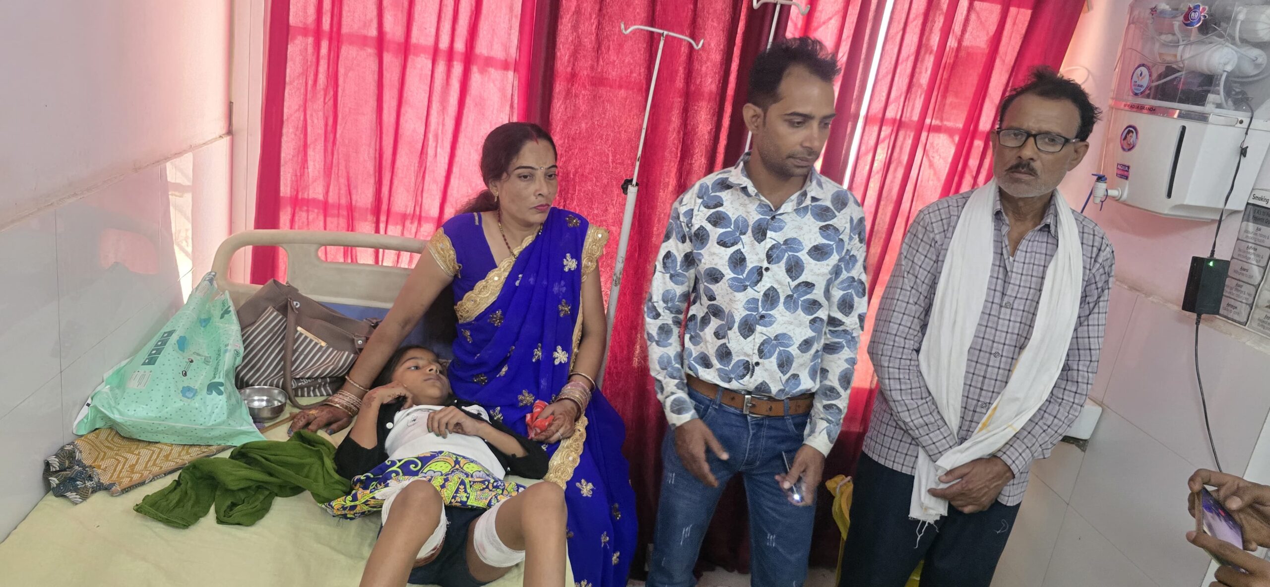 हरदोई क्राइम न्यूज यूपी, शाहाबाद फायरिंग घटना ताजा खबर, उत्तर प्रदेश गोलीकांड समाचार, Hardoi firing breaking news UP, Shahabad crime case Uttar Pradesh news, minor girl shot India crime news district Hardoi,#HardoiNews, #UPCrime, #BreakingNews, #Shahabad, #CrimeNews, #IndiaNews,हरदोई फायरिंग घटना, UP crime scene Hardoi, e-rickshaw attack India, Shahabad police investigation,हरदोई गोलीकांड, Hardoi firing news, Shahabad crime UP, e-rickshaw firing case India, minor girl shot Hardoi, UP crime news today,