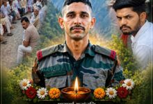 बागपत खबर, अग्निवीर शहीद समाचार, यूपी पुलिस सिपाही भर्ती, बागपत लूम्ब गांव खबर, सोहित शहीद, अरुणाचल सीमा हादसा, यूपी ताजा खबर, परिवार को खुशी और गम, शहीद जवान समाचार, उत्तर प्रदेश ब्रेकिंग न्यूज,Baghpat news, Agniveer martyred, UP Police constable news, Arunachal border incident, Soheet martyr news, Uttar Pradesh latest news, Indian Army Agniveer, emotional family story UP, Baghpat breaking news, UP jobs news,शहीद जवान फोटो, बागपत परिवार तस्वीर, यूपी पुलिस पासिंग आउट, गांव में शोक, अग्निवीर समाचार फोटो,Martyr soldier image, Baghpat family photo, UP Police passing out image, village mourning photo, Agniveer news image,#Baghpat #Agniveer #UPPolice #Martyr #IndianArmy #UPNews #BreakingNews #EmotionalStory #UttarPradesh #Soheet