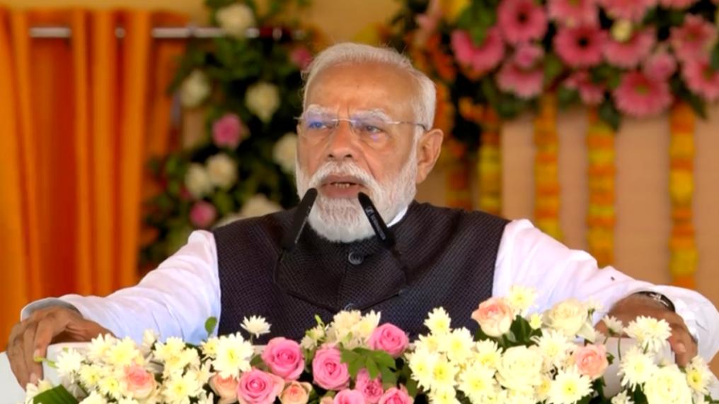 पीएम मोदी ने किया गंगा एक्सप्रेसवे का लोकार्पण, बोले- हमारी विरासत और विकास दृष्टि का प्रतीक