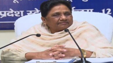 मायावती फोटो, बसपा प्रेस बयान, सपा बसपा विवाद,Mayawati Image, BSP Press Statement Photo, SP BSP Political Clash Image,मायावती बयान, सपा PDA विवाद, यूपी राजनीति खबर, फुले जयंती बयान,Mayawati Statement UP, SP PDA Controversy, UP Political News, Jyotiba Phule Jayanti Politics,लखनऊ राजनीति खबर, मायावती सपा बयान, PDA विवाद यूपी, बसपा न्यूज यूपी, फुले जयंती राजनीति, Lucknow Political News UP, Mayawati vs SP News, PDA Strategy Controversy, BSP Political Statement India, UP Election Politics News,#Mayawati, #BSP, #SP, #AkhileshYadav, #UPPolitics, #PDA, #JyotibaPhule, #PoliticalNews, #BreakingNews
