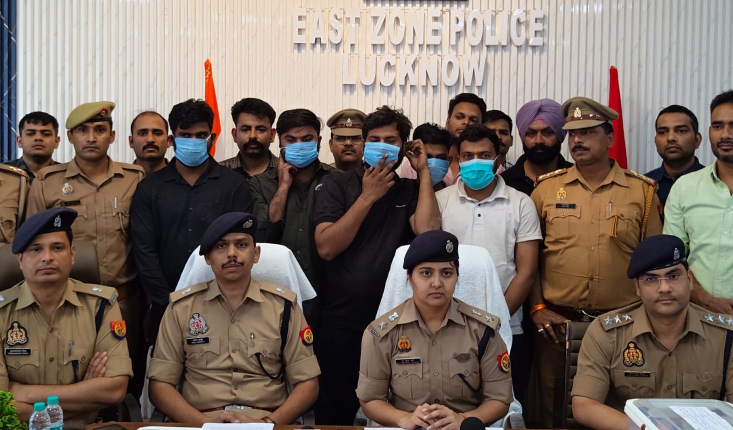 लखनऊ लूट कांड, विभूतिखंड लूट केस, Lucknow robbery news today, Vibhutikhand robbery case, UP police crime news, 75 lakh robbery Lucknow, CCTV robbery case India,लखनऊ पुलिस कार्रवाई, लूट आरोपी गिरफ्तार, robbery accused arrested Lucknow, crime branch Lucknow, cash robbery India, Scorpio vehicle crime,लखनऊ क्राइम न्यूज, उत्तर प्रदेश पुलिस कार्रवाई, Lucknow crime news today, UP robbery case news, police encounter arrest news India, Vibhutikhand police case Lucknow,#LucknowCrime, #RobberyCase, #UPPolice, #Vibhutikhand, #CrimeNewsIndia, #PoliceAction, #BreakingNewsUP, #CCTVInvestigation, #LawAndOrder, #LucknowNews,