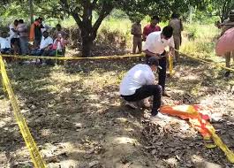 Pratapgarh murder case, UP crime news, Young woman killed Pratapgarh, Manikpur incident, Uttar Pradesh crime update, Body found hanging tree UP, Pratapgarh police news, India crime report, Woman murder case UP, Breaking news Pratapgarh,प्रतापगढ़ हत्या मामला, प्रतापगढ़ युवती हत्या, यूपी क्राइम न्यूज, मानिकपुर घटना, प्रतापगढ़ पुलिस जांच, उत्तर प्रदेश अपराध समाचार, युवती शव पेड़ पर मिला, प्रतापगढ़ ताजा खबर, यूपी ब्रेकिंग न्यूज, महिला अपराध खबर,प्रतापगढ़ पुलिस फोटो, अपराध स्थल तस्वीर, यूपी पुलिस जांच, युवती हत्या खबर, प्रतापगढ़ समाचार फोटो,Pratapgarh police image, crime scene photo, UP police investigation, murder case image, Uttar Pradesh crime news,#Pratapgarh #UPCrime #BreakingNews #UttarPradesh #CrimeNews #PoliceInvestigation #HindiNews #WomenSafety #Justice #LocalNews,