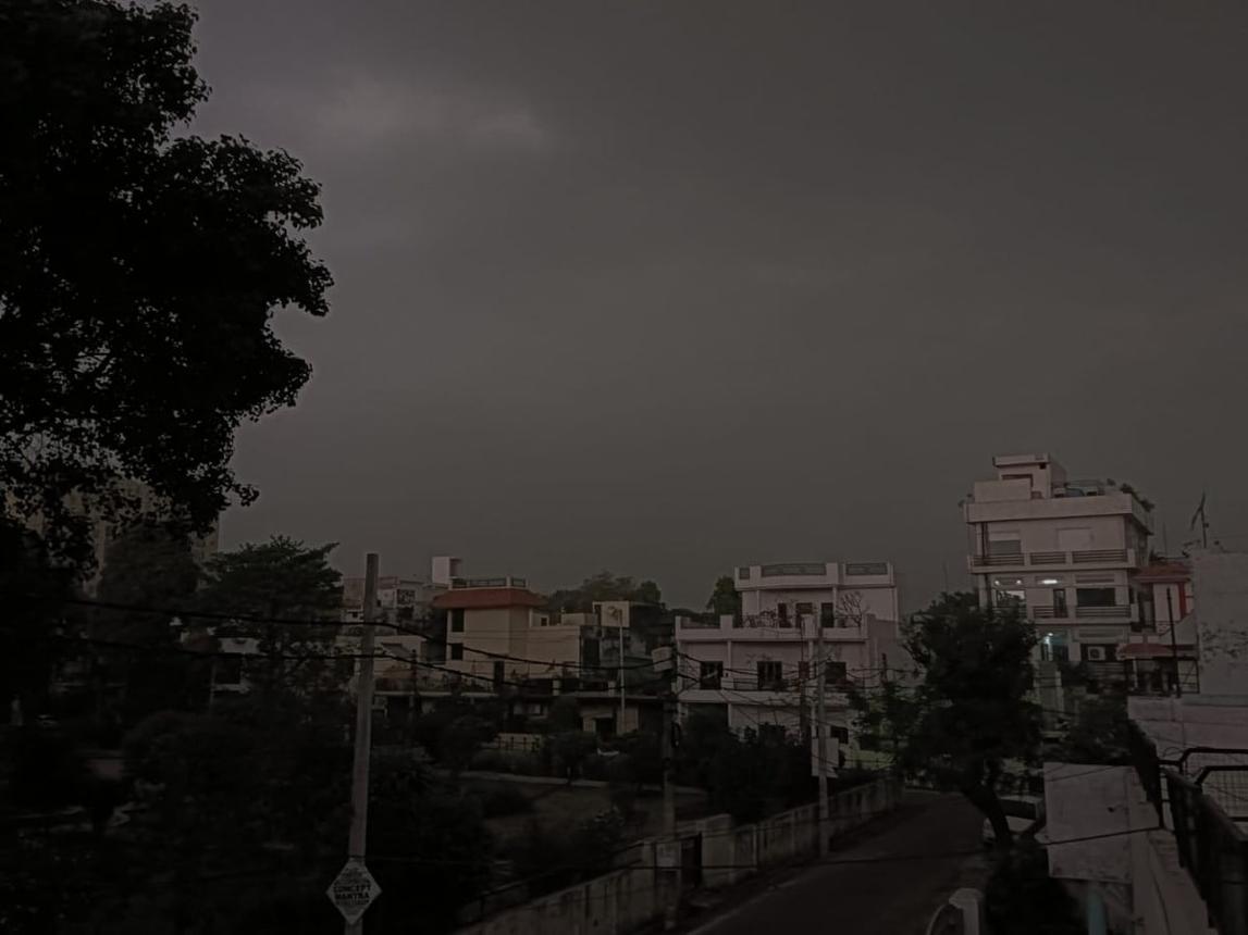 #UPWeather #WeatherAlert #OrangeAlert #LucknowWeather #UPRain #Thunderstorm #IMDAlert #WeatherNews #IndiaWeather #BreakingNews,Lucknow weather news today UP, Varanasi weather alert Uttar Pradesh, Prayagraj rain thunderstorm news UP, Agra weather update today India, Uttar Pradesh IMD alert districts weather news, UP disaster weather update storm rain alert India,UP storm lightning image, thunderstorm clouds UP India, Lucknow rain weather photo, India lightning sky storm image, आंधी बारिश यूपी फोटो, वज्रपात आसमान फोटो,UP Weather Alert 2026, Uttar Pradesh rain thunderstorm alert, IMD warning UP districts, यूपी मौसम समाचार, लखनऊ मौसम अपडेट, UP rain storm news today, thunderstorm lightning UP, weather news Uttar Pradesh today,