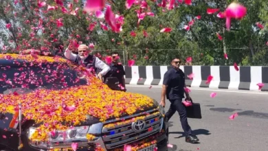 नरेंद्र मोदी सहारनपुर दौरा, दिल्ली देहरादून हाईवे उद्घाटन, पीएम मोदी रोड शो, Saharanpur PM Modi visit, Delhi Dehradun Greenfield Highway inauguration, Modi roadshow UP news, Nitin Gadkari highway project India,PM मोदी रोड शो फोटो, सहारनपुर भीड़ स्वागत, Modi rally crowd India, highway inauguration India, PM Modi helicopter landing, roadshow flowers स्वागत,सहारनपुर पीएम मोदी दौरा न्यूज़, उत्तर प्रदेश रोड शो खबर, दिल्ली देहरादून हाईवे उद्घाटन, Narendra Modi Saharanpur news, UP political event highway inauguration, NHAI project UP Uttarakhand Delhi news,#PMModi, #SaharanpurNews, #HighwayInauguration, #Roadshow, #UPNews, #ModiVisit, #DelhiDehradunHighway, #GoogleDiscover