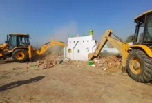 संभल बुलडोजर कार्रवाई, इमामबाड़ा ध्वस्तीकरण, ईदगाह बुलडोजर न्यूज, UP bulldozer action, Sambhal demolition news, illegal encroachment removal UP, government land encroachment India, bulldozer action latest news,संभल बुलडोजर फोटो, ध्वस्तीकरण कार्रवाई, पुलिस बल तैनाती, PAC फोर्स, bulldozer action visuals, demolition site India, police security operation, illegal construction removal visuals,संभल जिला ब्रेकिंग न्यूज, उत्तर प्रदेश प्रशासनिक कार्रवाई, Sambhal district demolition news, UP government action news, Uttar Pradesh encroachment removal, India bulldozer politics news, law and order update UP,#Sambhal #BulldozerAction #UPNews #BreakingNews #DemolitionDrive #IllegalEncroachment #PoliceAction #IndiaNews #LawAndOrder #UttarPradesh,