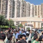 Noida Protest Workers Violence, नोएडा प्रदर्शन खबर, Noida worker protest salary hike, UP labor protest news, Noida sector 121 violence, industrial protest Noida phase 2, worker strike India,Noida protest image, worker protest photo India, police lathicharge image, stone pelting visuals, industrial area protest image, मजदूर प्रदर्शन फोटो,Noida protest workers violence Gautam Buddha Nagar UP breaking news, नोएडा मजदूर प्रदर्शन गौतमबुद्धनगर क्राइम खबर, sector 121 Noida violence update UP labor protest news, Noida phase 2 industrial protest salary hike issue India, district Gautam Buddha Nagar police action protest news, Uttar Pradesh labor strike violence breaking news Noida,#NoidaProtest #WorkersProtest #UPNews #BreakingNews #Noida #LaborStrike #Violence #PoliceAction #IndiaNews #Sector121