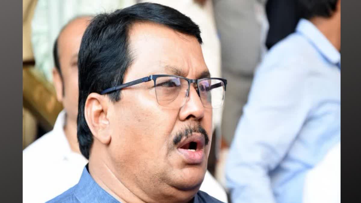 विजय वडेट्टीवार बयान, कांग्रेस नेता विवाद, ट्रंप पर हमला बयान, कांग्रेस ट्रंप विवाद, BJP कांग्रेस टकराव, महाराष्ट्र कांग्रेस विधायक, ट्रंप गोलीबारी खबर, भारतीय राजनीति खबर, मोदी ट्रंप बयान, राष्ट्रीय राजनीति समाचार,Vijay Wadettiwar statement, Congress leader controversy, Trump attack reaction, Congress on Trump incident, BJP vs Congress news, Maharashtra Congress MLA, Donald Trump latest news, Indian politics update, Modi Trump statement, Political controversy India,विजय वडेट्टीवार फोटो, कांग्रेस नेता बयान, ट्रंप हमला खबर, BJP प्रतिक्रिया, भारतीय राजनीति फोटो,Vijay Wadettiwar image, Congress leader news, Trump attack photo, BJP reaction, Indian politics image,#Congress #BJP #Trump #VijayWadettiwar #PoliticalNews #BreakingNews #IndianPolitics #DonaldTrump #Controversy #Modi