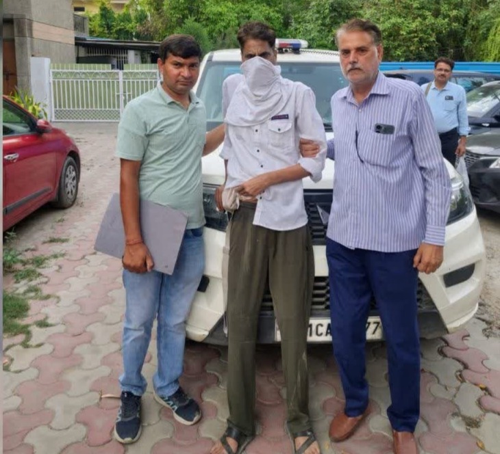 सलीम वास्तिक गिरफ्तार, Salim Vastik Arrest, Ghaziabad Crime News, YouTuber Arrest India, Kidnapping Murder Case India,गाजियाबाद लोनी यूट्यूबर गिरफ्तार खबर, दिल्ली पुलिस अपराध समाचार, 1995 अपहरण हत्या केस यूपी दिल्ली, Ghaziabad Loni crime news YouTuber arrest India, Delhi police arrest kidnapping murder case 1995, UP crime breaking news Ghaziabad district, fugitive arrest India YouTube influencer case,सलीम वास्तिक गिरफ्तारी फोटो, YouTuber arrest crime India, Ghaziabad police action news, kidnapping murder accused arrested,#SalimVastik, #YouTuberArrest, #GhaziabadNews, #CrimeNewsIndia, #DelhiPolice, #BreakingNews, #UPCrime,