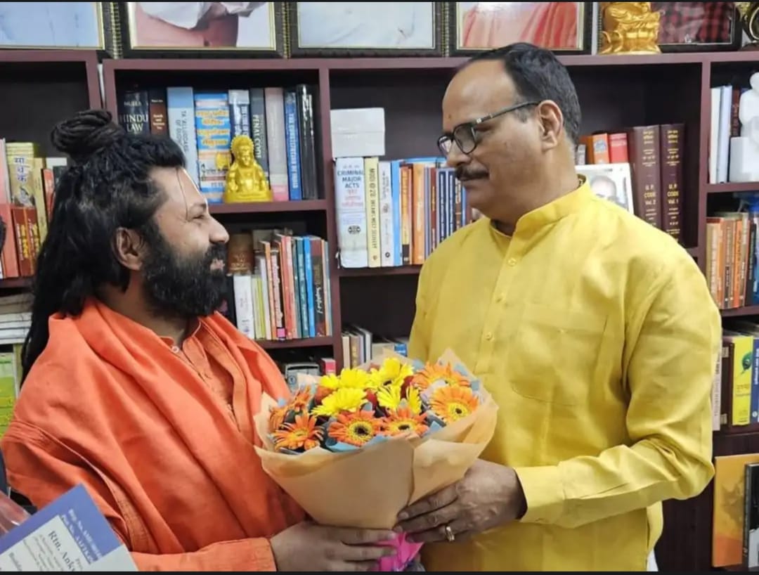 Brijesh Pathak controversy, Ashutosh Maharaj statement, UP politics news, Lucknow controversy, Shankaracharya dispute news, political statement UP,ब्रजेश पाठक फोटो, Ashutosh Maharaj press image, Lucknow police station photo, UP political controversy visuals,लखनऊ राजनीतिक विवाद खबर, UP breaking politics news, Lucknow controversy update, Brijesh Pathak news UP, Shankaracharya dispute India,#BrijeshPathak, #AshutoshMaharaj, #UPPolitics, #LucknowNews, #BreakingNews, #Controversy,