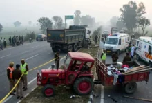 मुरादाबाद सड़क हादसा यूपी खबर, संभल हाईवे एक्सीडेंट न्यूज, उत्तर प्रदेश रोड एक्सीडेंट ब्रेकिंग न्यूज, Moradabad accident breaking news UP, Sambhal Moradabad highway crash India news, UP road accident latest news district Moradabad,#MoradabadNews, #RoadAccident, #UPNews, #BreakingNews, #AccidentNews, #IndiaNews,मुरादाबाद एक्सीडेंट फोटो, UP road accident scene, tractor trolley crash India, highway accident UP,मुरादाबाद सड़क हादसा, Moradabad accident news, dumper tractor collision UP, Sambhal Moradabad highway accident, UP road accident today, tractor trolley accident India,