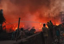 लखनऊ आग हादसा, झोपड़ी अग्निकांड लखनऊ, Lucknow fire news, UP fire tragedy, ring road fire Lucknow, jhuggi fire incident India, fire accident Uttar Pradesh, breaking news Lucknow fire, slum fire tragedy India,लखनऊ झोपड़ी आग फोटो, जली झोपड़ियां, राहत कार्य, दमकल टीम, Lucknow fire visuals, slum fire rescue operation, burnt houses India, fire brigade action UP, tragedy scene Lucknow,लखनऊ जिला दुर्घटना खबर, उत्तर प्रदेश ब्रेकिंग न्यूज, Lucknow district fire accident news, Uttar Pradesh disaster news, UP breaking tragedy news, India urban fire incident report, emergency rescue news Lucknow, city disaster update India,#LucknowFire #UPNews #FireTragedy #BreakingNews #JhuggiFire #DisasterNews #IndiaNews #RescueOperation #BrajeshPathak #LucknowNews
