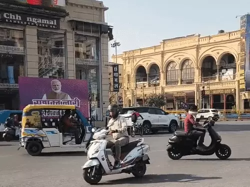 Lucknow heatwave news, UP heatwave alert 2026, Lucknow temperature today, लखनऊ मौसम अपडेट, heatwave in Uttar Pradesh, Lucknow 44 degree temperature, summer news India, weather update Lucknow today, लखनऊ लू खबर, India heatwave April 2026,Lucknow heatwave images, people in heat Lucknow, summer sun Uttar Pradesh, लोग गमछा ओढ़े हुए, heatwave street India, temperature display Lucknow, hot weather visuals India,लखनऊ मौसम खबर उत्तर प्रदेश, Lucknow weather heatwave news Uttar Pradesh India, UP heatwave district Lucknow summer news, weather alert Uttar Pradesh India news, climate news Lucknow heatwave India, तापमान खबर लखनऊ यूपी, summer मौसम अपडेट उत्तर प्रदेश भारत,#LucknowWeather, #Heatwave, #UPWeather, #SummerHeat, #Temperature, #WeatherUpdate, #IndiaWeather, #HotWeather, #HeatwaveAlert, #LucknowNews, #BreakingNews, #ClimateNews