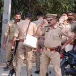 #Amethi, #UPCrime, #MurderCase, #BreakingNews, #CrimeNews, #UttarPradesh, #AmethiNews, #PoliceInvestigation, #HindiNews, ,Amethi Shooting Photo, Crime Scene Investigation, Village Tension Visual, UP Crime Image, Police Probe Picture,Amethi Shooting Photo, Crime Scene Investigation, Village Tension Visual, UP Crime Image, Police Probe Picture,अमेठी गोलीकांड फोटो, पुलिस जांच स्थल, गांव में तनाव दृश्य, अपराध स्थल तस्वीर, यूपी क्राइम फोटो,Amethi Murder Case, Friend Shot Dead in UP, Uttar Pradesh Crime News, Amethi Shooting Incident, Pistol Murder Case, Piparpur Police Station, Sultanpur Hospital News, UP Breaking News, अमेठी हत्या मामला, दोस्त ने दोस्त को मारी गोली, यूपी क्राइम न्यूज, अमेठी गोलीकांड, पीपरपुर थाना, युवक की हत्या, सुलतानपुर अस्पताल, उत्तर प्रदेश अपराध समाचार, अमेठी न्यूज हिंदी, राष्ट्रीय प्रस्तावना,