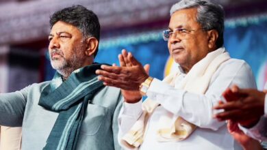 कर्नाटक मुख्यमंत्री बदलाव 2026, डीके शिवकुमार सीएम, सिद्धारमैया इस्तीफा, कर्नाटक कांग्रेस संकट, कांग्रेस नया गेमप्लान, कर्नाटक राजनीति, कांग्रेस नेतृत्व परिवर्तन, डीके शिवकुमार खबर, सिद्धारमैया न्यूज, कर्नाटक राजनीतिक हलचल, कांग्रेस बनाम बीजेपी, बेंगलुरु राजनीतिक समाचार, कांग्रेस रणनीति 2026, कर्नाटक विधानसभा चुनाव 2028, Karnataka CM News Hindi,Karnataka CM Change 2026, DK Shivakumar Next CM, Siddaramaiah Resignation, Karnataka Congress Crisis, Congress Strategy 2026, Karnataka Political News, DK Shivakumar News, Siddaramaiah Latest News, Karnataka Leadership Change, Congress vs BJP Karnataka, Bengaluru Political Updates, Karnataka Assembly Election 2028, Congress High Command Decision, Karnataka Congress Leadership,बेंगलुरु कांग्रेस राजनीति, डीके शिवकुमार फोटो, सिद्धारमैया बैठक, कांग्रेस हाईकमान, कर्नाटक सीएम विवाद, कांग्रेस गुटबाजी, बीजेपी जेडीएस गठबंधन, कर्नाटक चुनावी रणनीति, बेंगलुरु समाचार, राजनीतिक हलचल कर्नाटक,DK Shivakumar Image, Siddaramaiah Meeting, Karnataka Congress Photo, Bengaluru Political News, Congress Leadership Crisis, Karnataka CM Race, BJP JDS Alliance Karnataka, Congress Strategy Karnataka, Karnataka Political Update, Bangalore Congress News,#KarnatakaPolitics, #DKShivakumar, #Siddaramaiah, #Congress, #KarnatakaCM, #CongressStrategy, #BengaluruNews, #PoliticalNews, #KarnatakaCongress, #BJPvsCongress, #JDS, #IndiaPolitics, #Election2028, #BreakingNews, #CongressLeadership,,