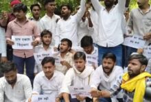 लखनऊ विश्वविद्यालय ड्रेस कोड विवाद, Lucknow University Dress Code Protest, Lucknow University Students Protest, UP News, Uttar Pradesh University News, Lucknow News Hindi, University Students Protest, Lucknow University Viral News, छात्र प्रदर्शन लखनऊ, University Dress Code Controversy, Lucknow University Administration, Anandiben Patel News, छात्र आंदोलन उत्तर प्रदेश, Lucknow Political News, Education News UP, Student Protest in Lucknow, Lucknow University Breaking News, UP Education News, विश्वविद्यालय ड्रेस कोड विवाद, Lucknow University Latest News, उत्तर प्रदेश छात्र आंदोलन, शिक्षा समाचार यूपी, Lucknow District News, Uttar Pradesh Breaking News, Student Rights Protest,लखनऊ विश्वविद्यालय प्रदर्शन तस्वीरें, Dress Code Protest Video, छात्र आंदोलन वीडियो लखनऊ, Lucknow University Students Images, UP Student Protest Images, University Campus Protest, छात्र भवन चौराहा प्रदर्शन, Lucknow University Police Protest, ड्रेस कोड विरोध प्रदर्शन, Student Demonstration Lucknow, Education Protest UP, Uttar Pradesh Student News Images, Lucknow Viral Protest Video, University News Photos, Lucknow University Campus News, Anandiben Patel Memorandum, छात्र सड़क पर प्रदर्शन, Uttar Pradesh Education Protest, Lucknow Breaking Images,#LucknowUniversity, #DressCodeProtest, #LucknowNews, #UPNews, #StudentProtest, #UniversityNews, #UttarPradeshNews, #LucknowUniversityProtest, #EducationNews, #AnandibenPatel, #BreakingNews, #ViralNews, #HindiNews, #UPStudents, #StudentRights, #LucknowStudents, #CampusProtest, #UniversityPolitics, #UPBreakingNews