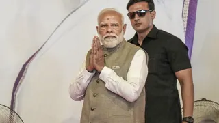 PM Modi Bengaluru security breach, Bengaluru explosive material found, gelatin sticks near PM Modi event, Narendra Modi Bengaluru visit, Karnataka security alert, Bengaluru police investigation, PM Modi event security, Bengaluru blast scare, security lapse in Bengaluru, explosive sticks found near event site, Karnataka latest news, India security alert, PM Modi latest news, Bengaluru political news, high alert in Bengaluru,पीएम मोदी फोटो, बेंगलुरु सुरक्षा जांच, विस्फोटक सामग्री बरामद, प्रधानमंत्री मोदी कार्यक्रम, जिलेटिन छड़ें, कर्नाटक पुलिस, सुरक्षा एजेंसियां जांच, बेंगलुरु हाई अलर्ट, प्रधानमंत्री सुरक्षा व्यवस्था, नरेंद्र मोदी न्यूज,#PMModi, #NarendraModi, #BengaluruNews, #SecurityBreach, #BlastScare, #KarnatakaNews, #PMModiVisit, #BreakingNews, #IndiaNews, #PoliticalNews, #SecurityAlert, #BengaluruPolice, #NationalNews, #LatestNews, #GoogleDiscover, #TrendingNews, #ExplosiveMaterial, #HighAlert, #HindiNews, #TopNews