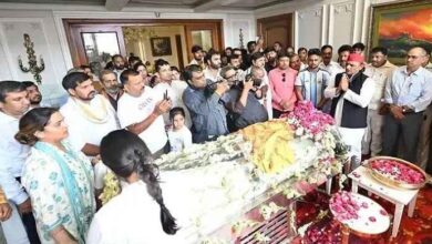प्रतीक यादव निधन, अपर्णा यादव अखिलेश मुलाकात, बंद कमरे में बातचीत, अखिलेश यादव परिवार, अपर्णा यादव लखनऊ, प्रतीक यादव मौत मामला, यादव परिवार शोक, समाजवादी पार्टी खबर, यूपी राजनीतिक खबर, लखनऊ ताजा समाचार, अखिलेश यादव न्यूज, भाजपा नेता अपर्णा यादव,Prateek Yadav Death, Aparna Yadav Akhilesh Meeting, Closed Room Discussion, Akhilesh Yadav Family, Aparna Yadav Lucknow Visit, Prateek Yadav News, Yadav Family Mourning, Samajwadi Party News, UP Political News, Lucknow Latest News, BJP Leader Aparna Yadav,अपर्णा यादव फोटो, अखिलेश यादव आवास, प्रतीक यादव परिवार, बंद कमरे की बैठक, लखनऊ राजनीतिक खबर, यादव परिवार शोक, सपा प्रमुख अखिलेश यादव,Aparna Yadav Image, Akhilesh Yadav Residence, Prateek Yadav Family, Closed Room Meeting, Lucknow Political News, Yadav Family Mourning, Samajwadi Party Chief,#PrateekYadav, #AkhileshYadav, #AparnaYadav, #LucknowNews, #UPPolitics, #SamajwadiParty, #BreakingNews, #PoliticalNews, #YadavFamily, #PrateekYadavDeath, #UPNews, #BJPNews,